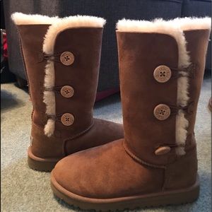 Do not buy Ugg Tall Triple Button boots
